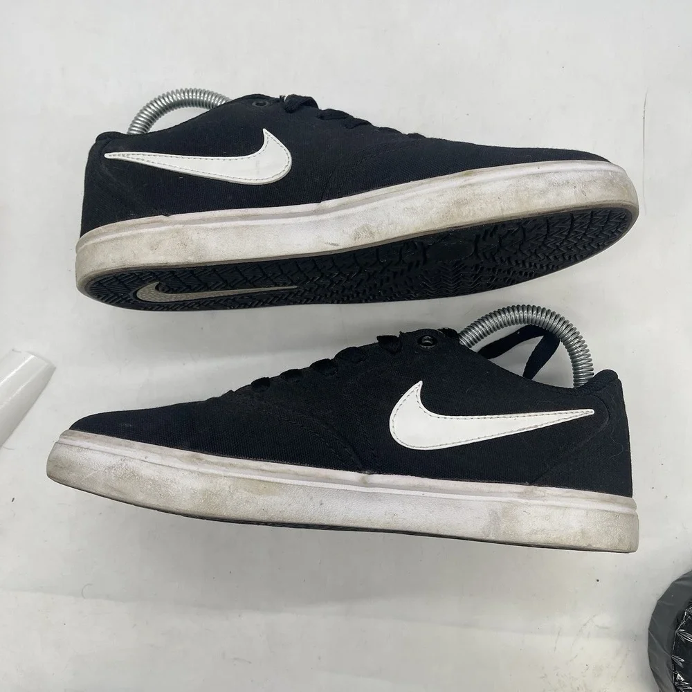 Nike Shoes Womens 7.5 Check Solarsoft Canvas SB Black Platinum W Skater Black